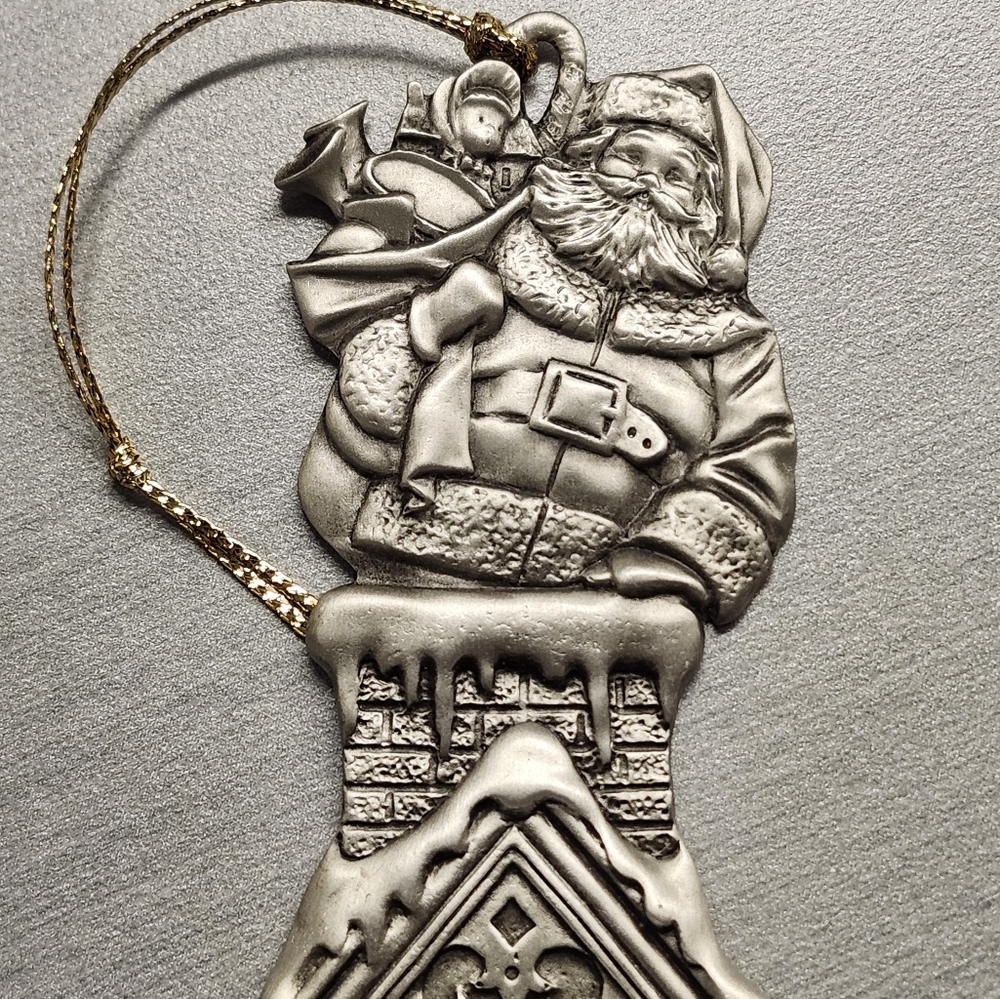 Vintage 1994 AVON Pewter Christmas Ornament SANTA'S ARRIVAL Chimney